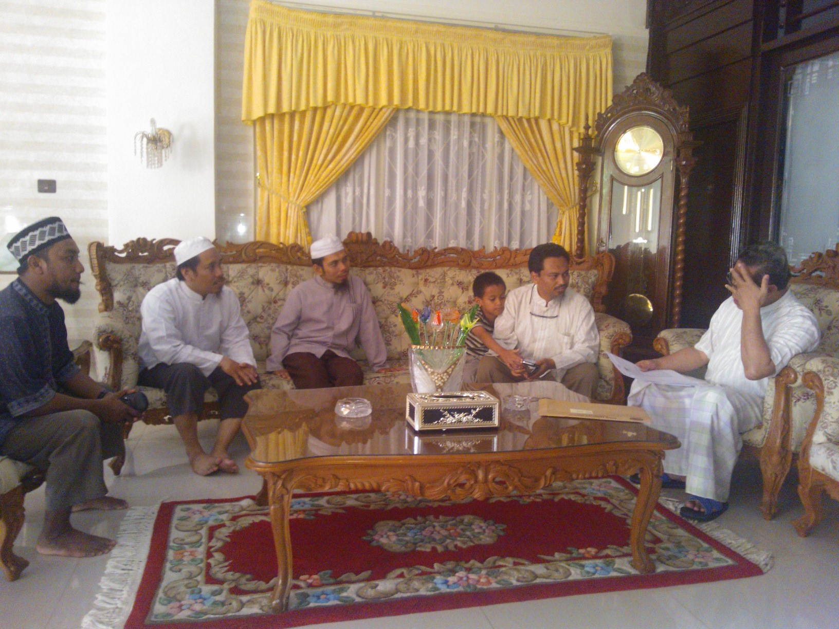 Ketua BAN-PT Serahkan Langsung SK Akreditasi STIBA Makassar