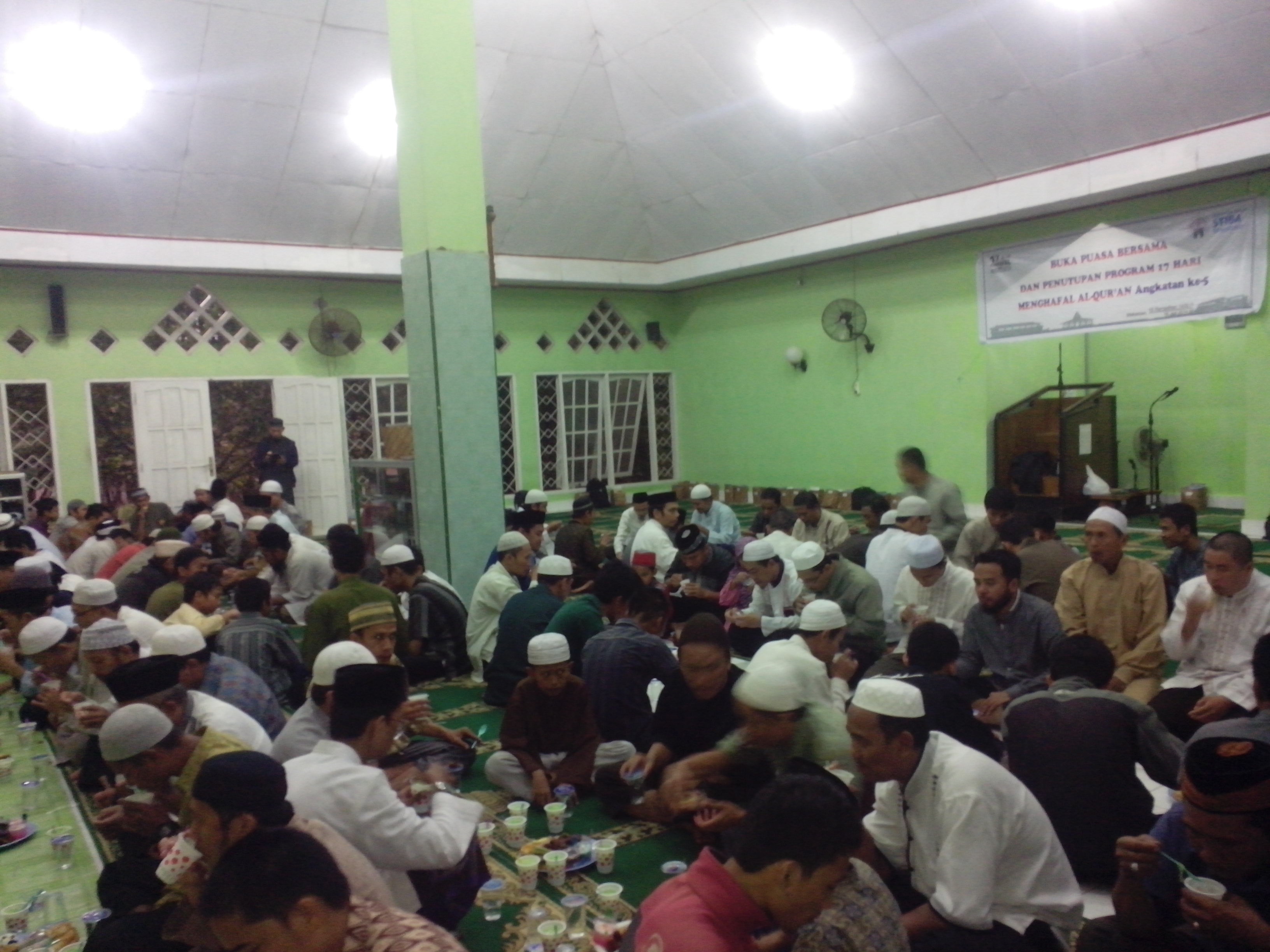 STIBA Makassar Gelar Buka Bersama Tokoh Masyarakat