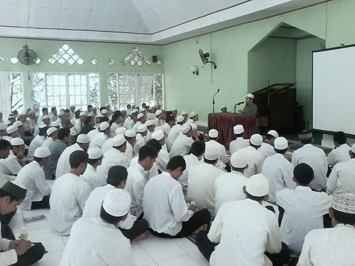 OSPEK vs Daurah Orientasi