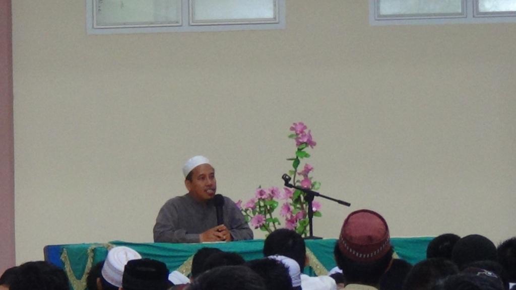 Ustadz Muhammad Taufan Buka Daurah Orientasi Mahasiswa Baru