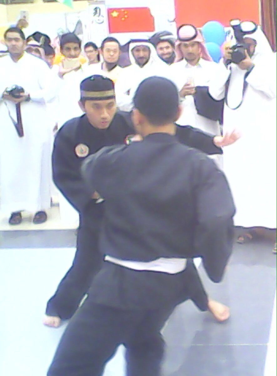 Perisai Badar Semarakkan Pembukaan Festival Budaya di Universitas al-Qassim KSA