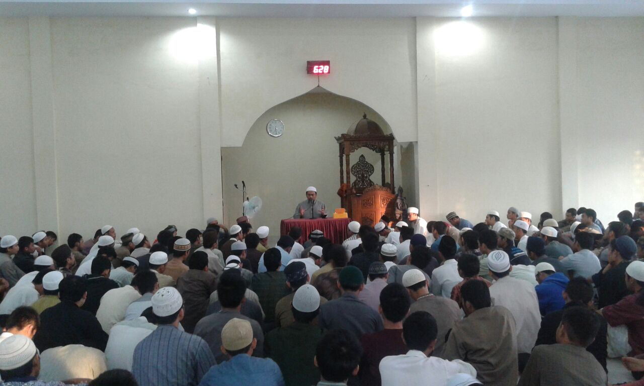 Ustadz Muhammad Ikhwan Bekali Relawan Qur’an STIBA