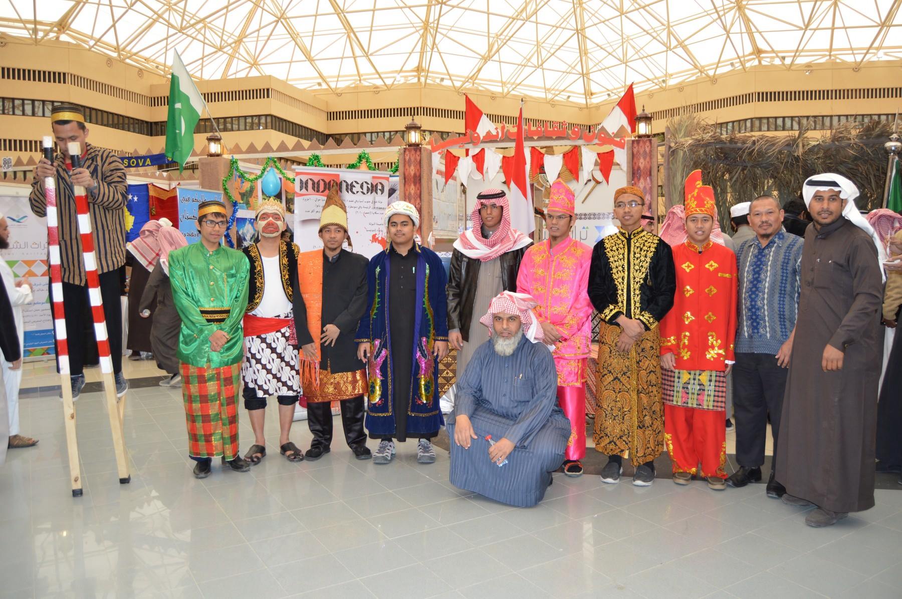 Mahasiswa Indonesia Meriahkan Festival Budaya Qassim University KSA