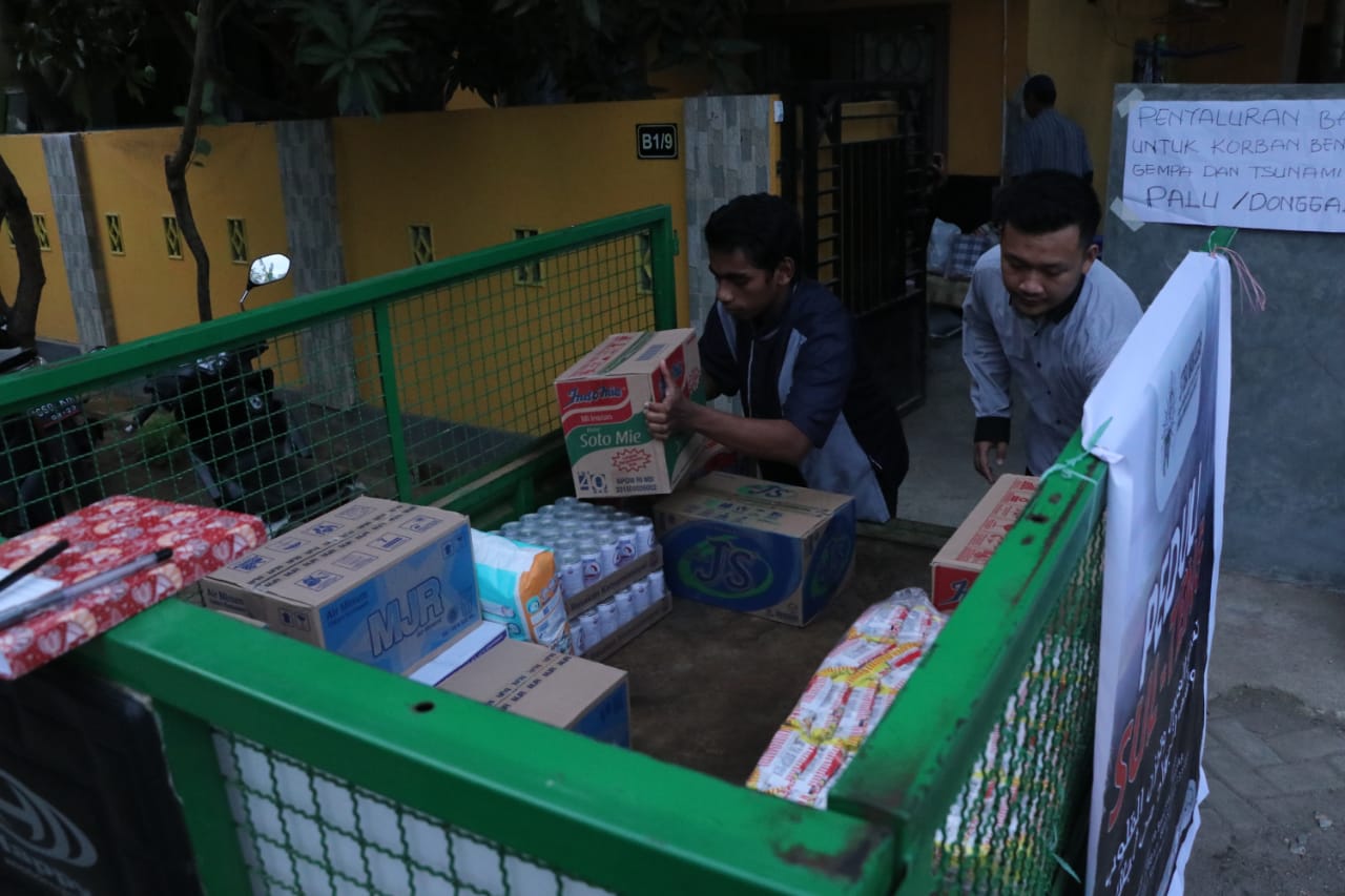 STIBA Makassar Salurkan Bantuan untuk Pengungsi Asal Palu di Kota Makassar