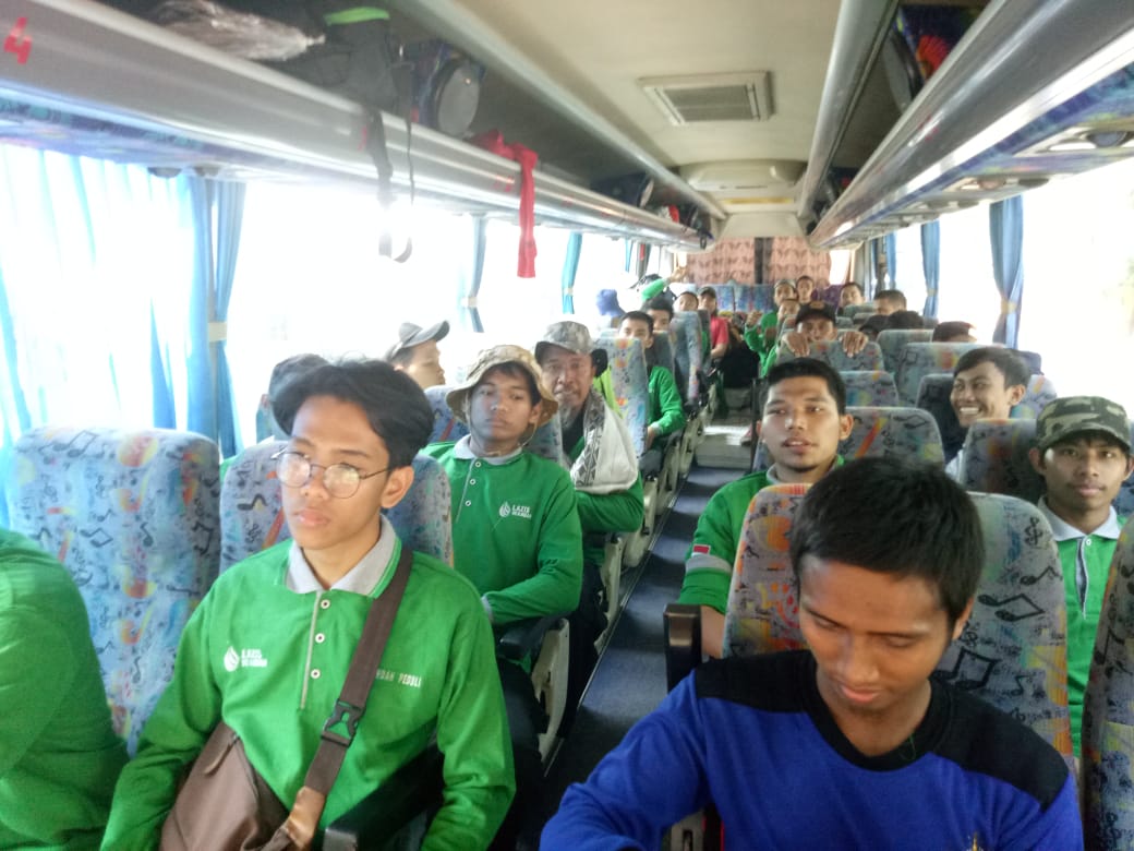 Tak Hanya Kumpulkan Dana Ratusan Juta, STIBA Makassar Berangkatkan 20 Relawan