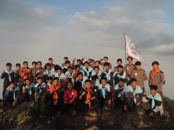 Di Puncak Gunung Bulusaraung, Mapala STIBA Lantik 23 Anggota Muda