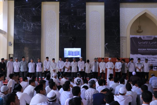 Semester Ini STIBA Beri Beasiswa 139 Mahasiswa Teladan dan Berprestasi