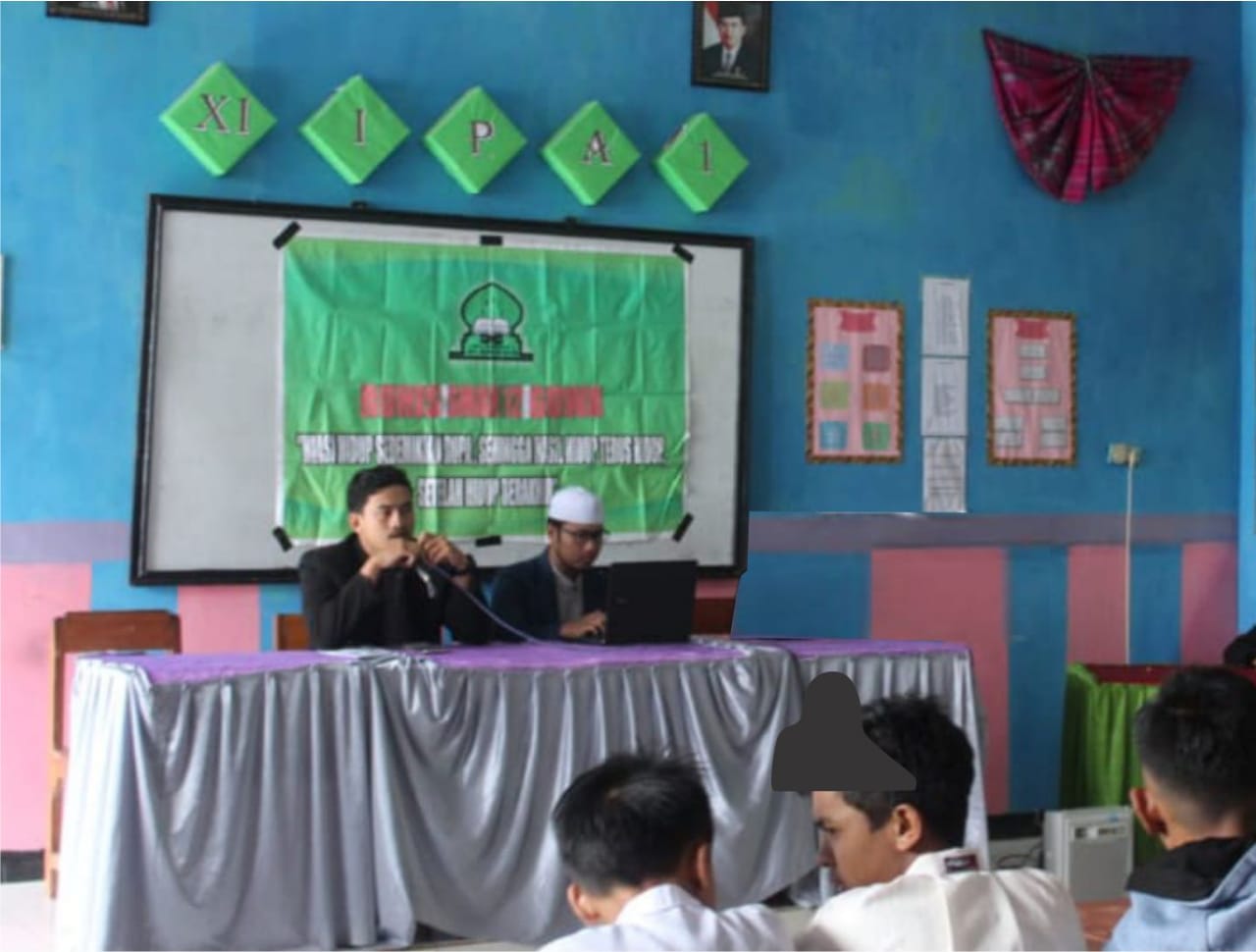 Mahasiswa KKN STIBA Makassar Pemateri Penerimaan Anggota Baru Rohis SMA Negeri 12 Parigi