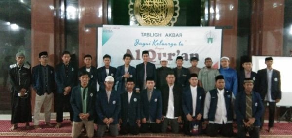 Masyarakat Mariso Antusias Ikuti Tabligh Akbar dan Bekam Gratis
