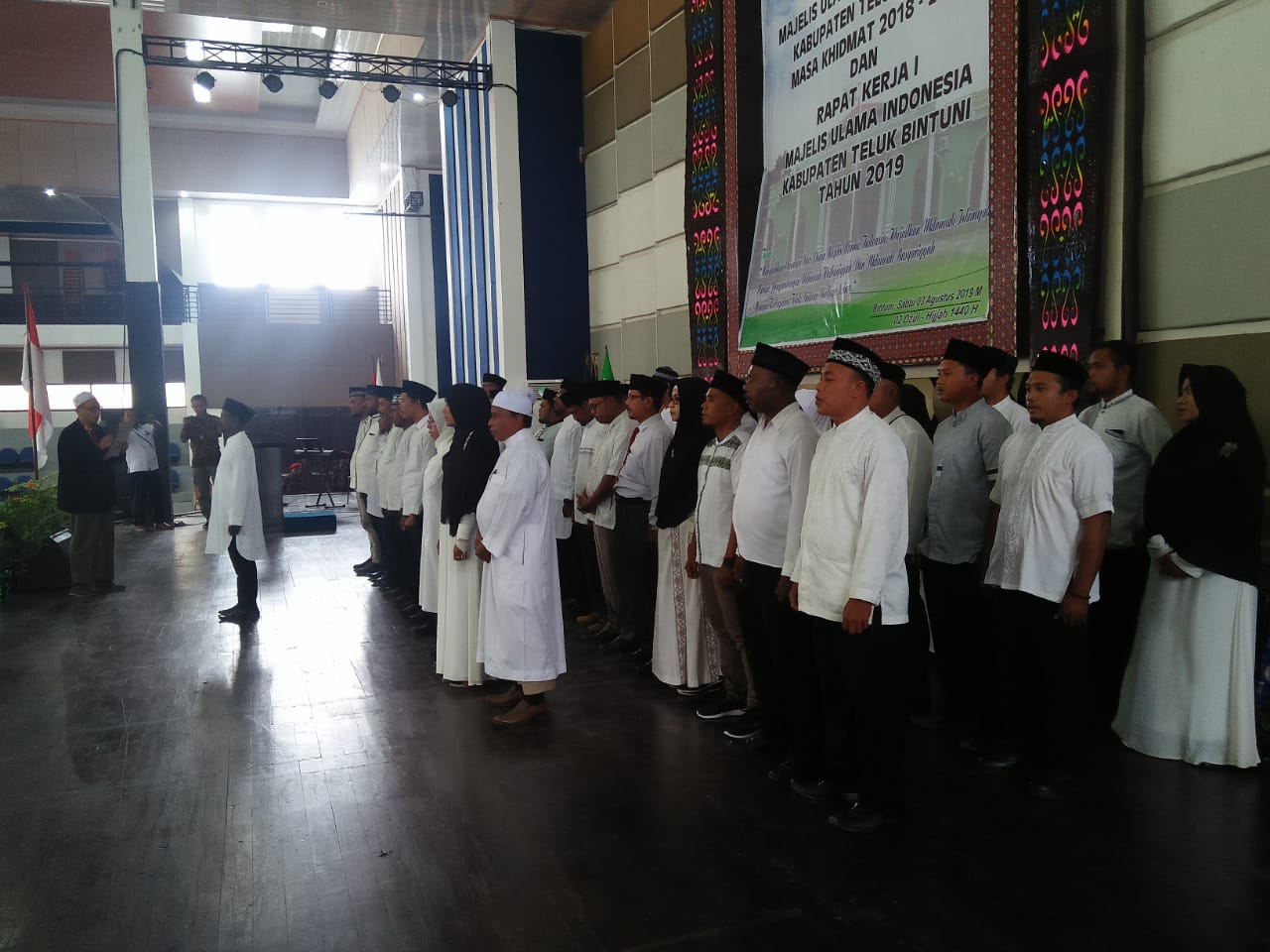 Wakili Ketua MUI Papua Barat, Herman Amiruddin Lantik Pengurus MUI Teluk Bintuni