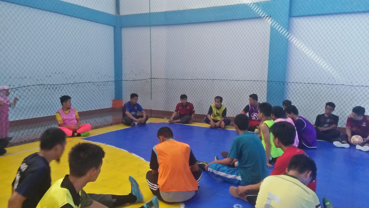 Di Lapangan Futsal, Alumni STIBA Ini Tetap Berdakwah