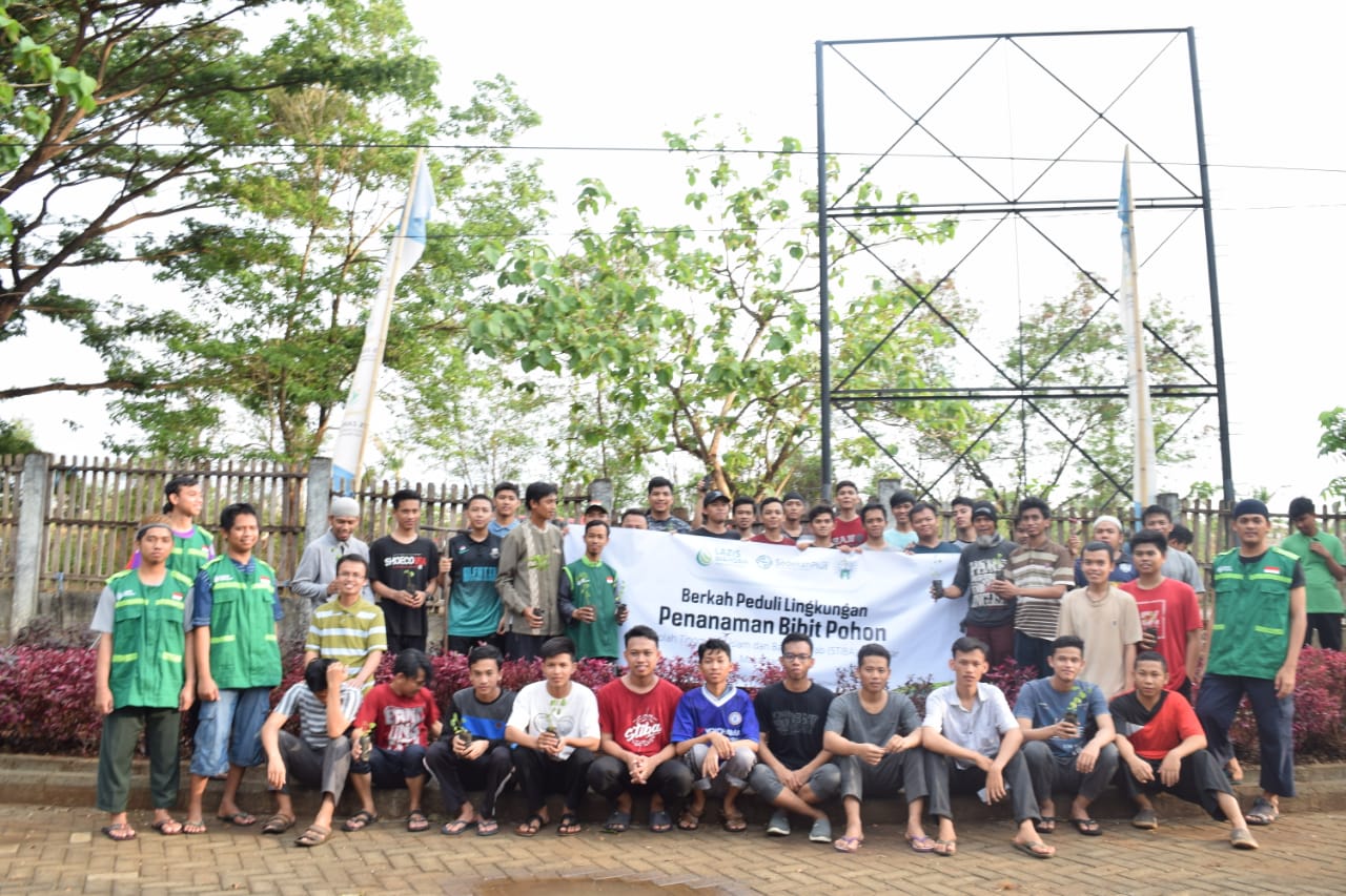 Hijaukan STIBA, Departemen  LH Wahdah Tanam 120 Pohon