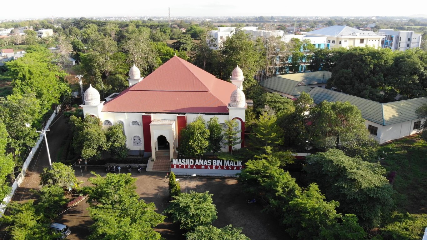 Tiga Mantan Imam Masjid Anas bin Malik Jadi Imam Masjid Asrama Mahasiswa Universitas Qashim