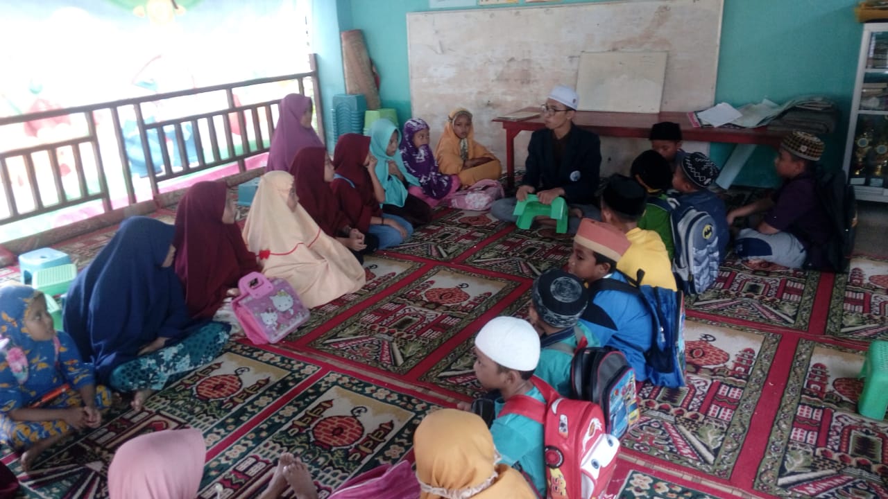 Berantas Buta Baca Alquran, Mahasiswa KKN Galakkan Pembelajaran TKA/TPA di Desa Minasabaji
