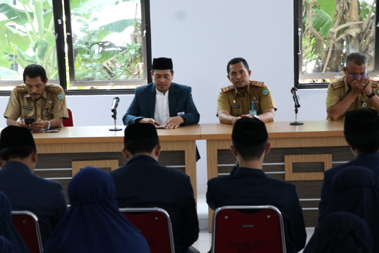 Mahasiswa KKN STIBA Ditempatkan di Kecamatan Bantimurung, Camat: Cadar Bukan Hal Asing bagi Saya