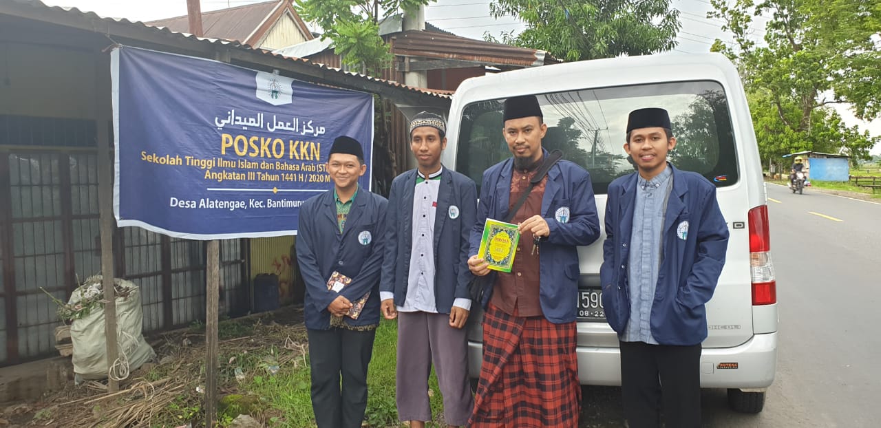 Terkesan, Warga Ini Tak Akan Lepas Spanduk Posko KKN STIBA Hingga KKN Berikutnya