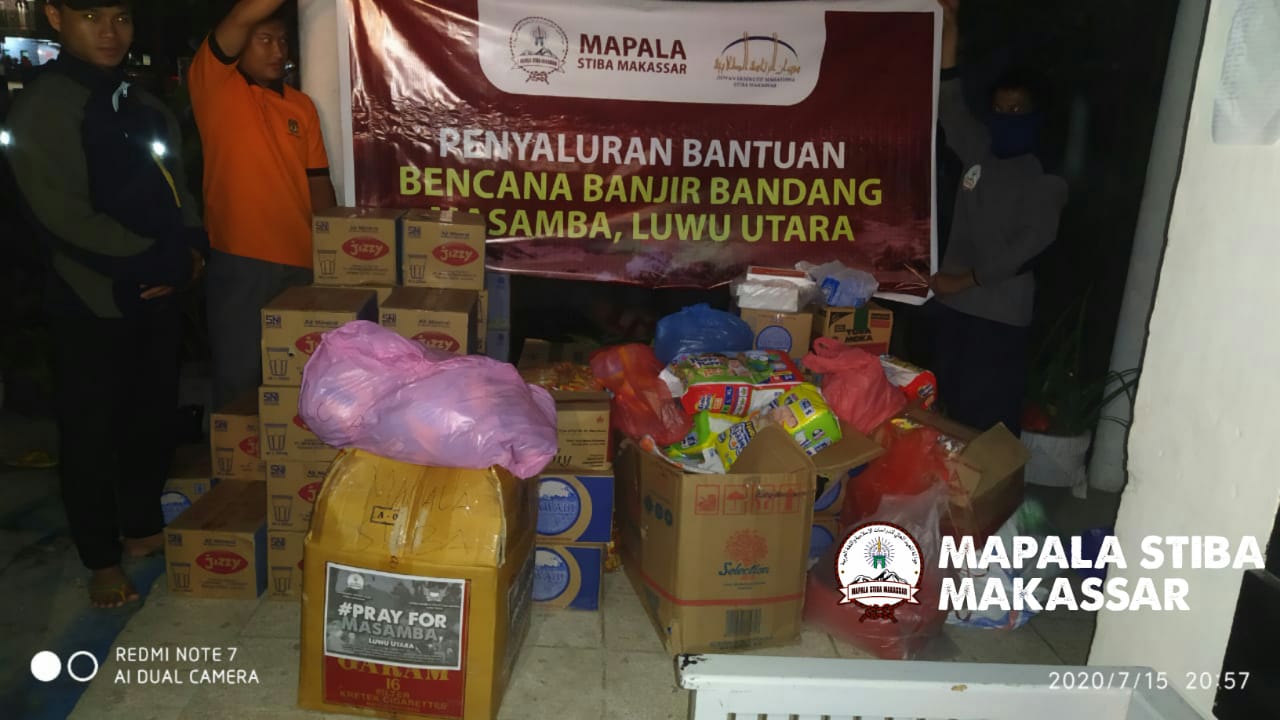 قام الفريق المتطوّع من الطلاب عاشق الطبيعة بمعهد العالي للدراسات الإسلامية واللغة العربية بمساعدة في تنظيف مسجد جامع الشهداء 45 ماسامبا