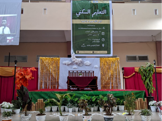 Ketua Senat kepada Mahasiswi: Jangan Jadi Sumber Fitnah bagi Laki-Laki