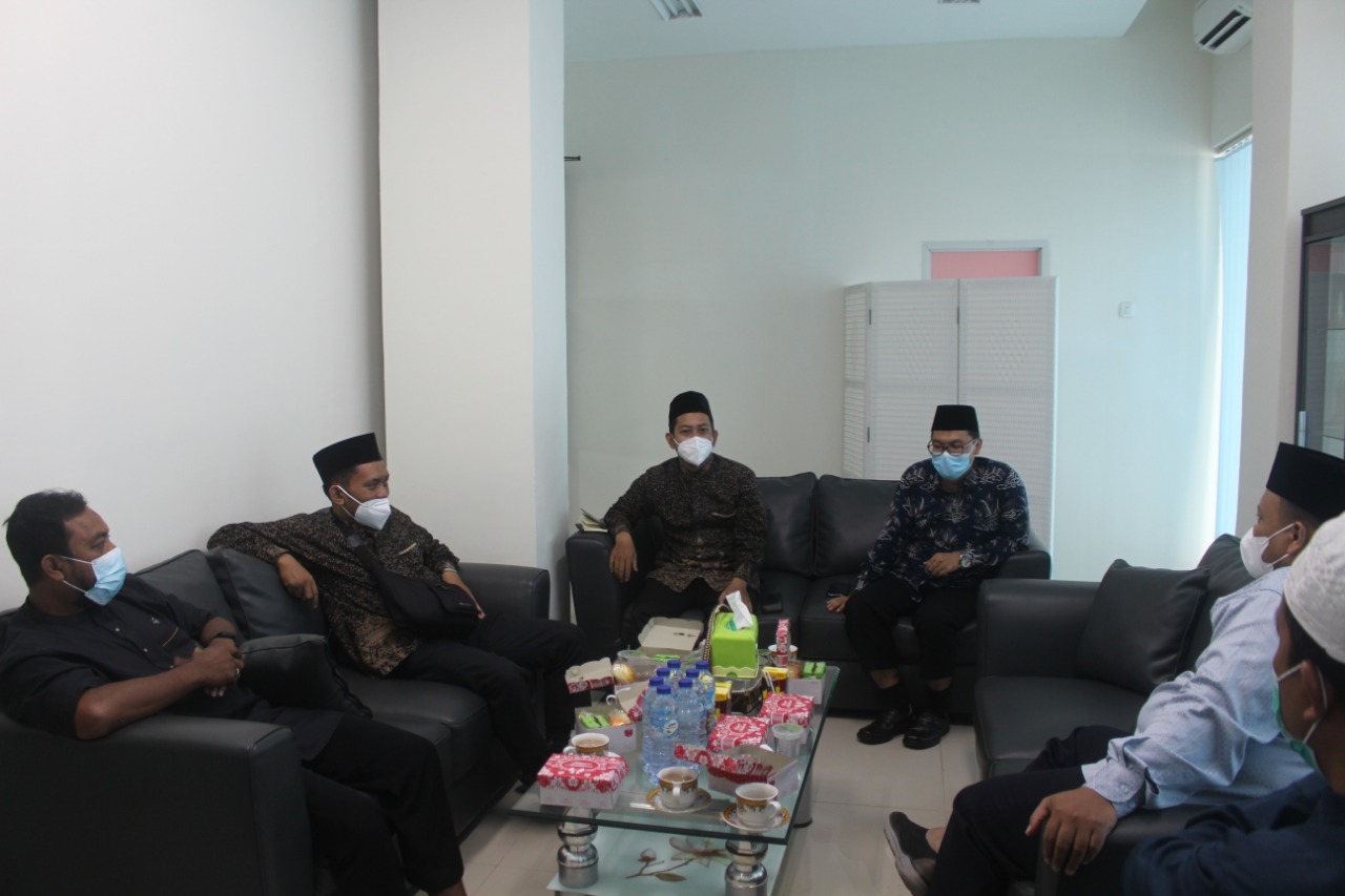 Studi Banding Ma’had Al-Imam Malik Unismuh Purwokerto ke STIBA Makassar Berbuah MoU