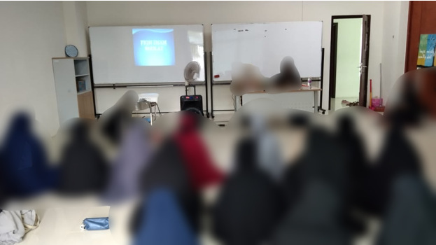 Tingkatkan Kualitas Imam, Bidang Ibadah UKM Asrama Putri Adakan Pelatihan Imam Salat