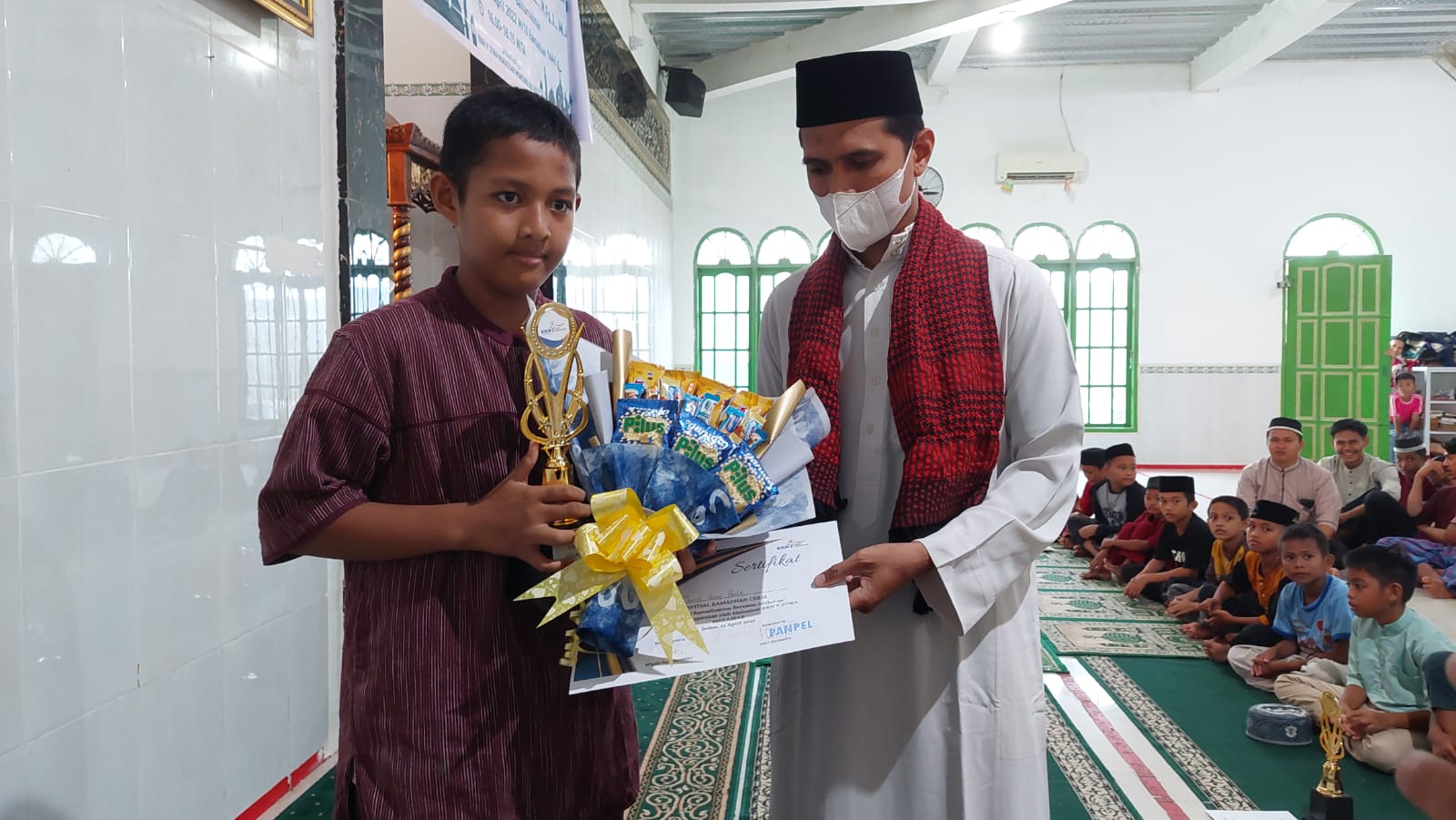 Mahasiswi KKN Posko Pamanjengan Tutup Festival Ramadan Ceria dengan Tablig Akbar