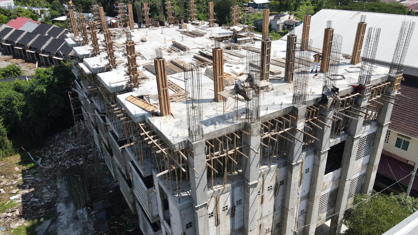 The Committee of STIBA Female Student Dormitory Construction  Collect 1.3 Billion in the Last Ten Days of Ramadan as The Form of Community Support