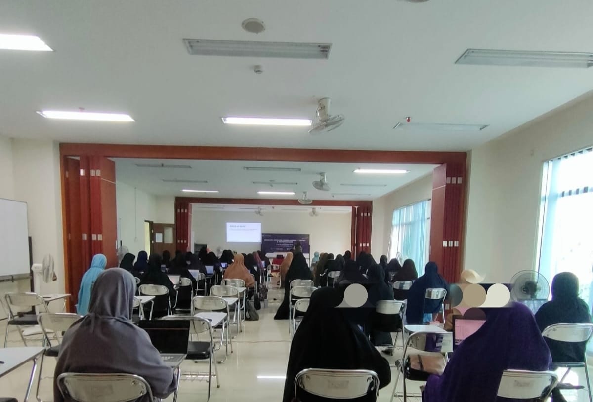 Bidang Akademik Putri STIBA Makassar Selenggarakan Lokakarya Bedah Rencana Pembelajaran Semester (RPS) dan Microteaching