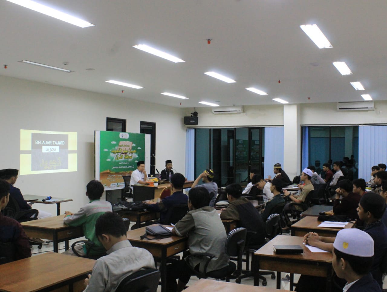Narasumber Kajian Raudhatul Huffaazh:  Paham Ilmu Tajwid Dapat Kuatkan Hafalan