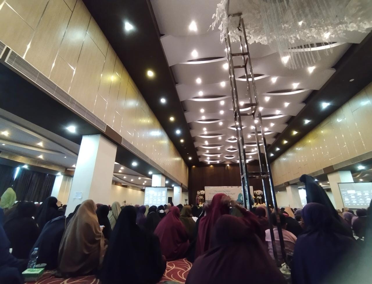 Kepala Keputrian STIBA Makassar Narasumber Daurah Ramadan Takwiniyah