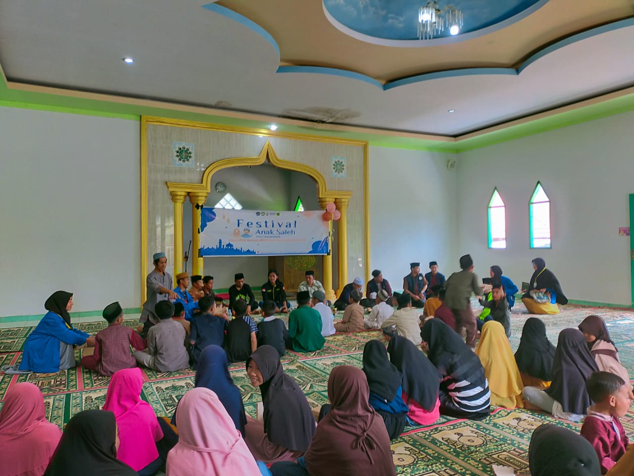 Mahasiswa KKN VI STIBA Makassar dan KKP-PLUS Unismuh Makassar Gelar Festival Anak Saleh di Desa Mamampang