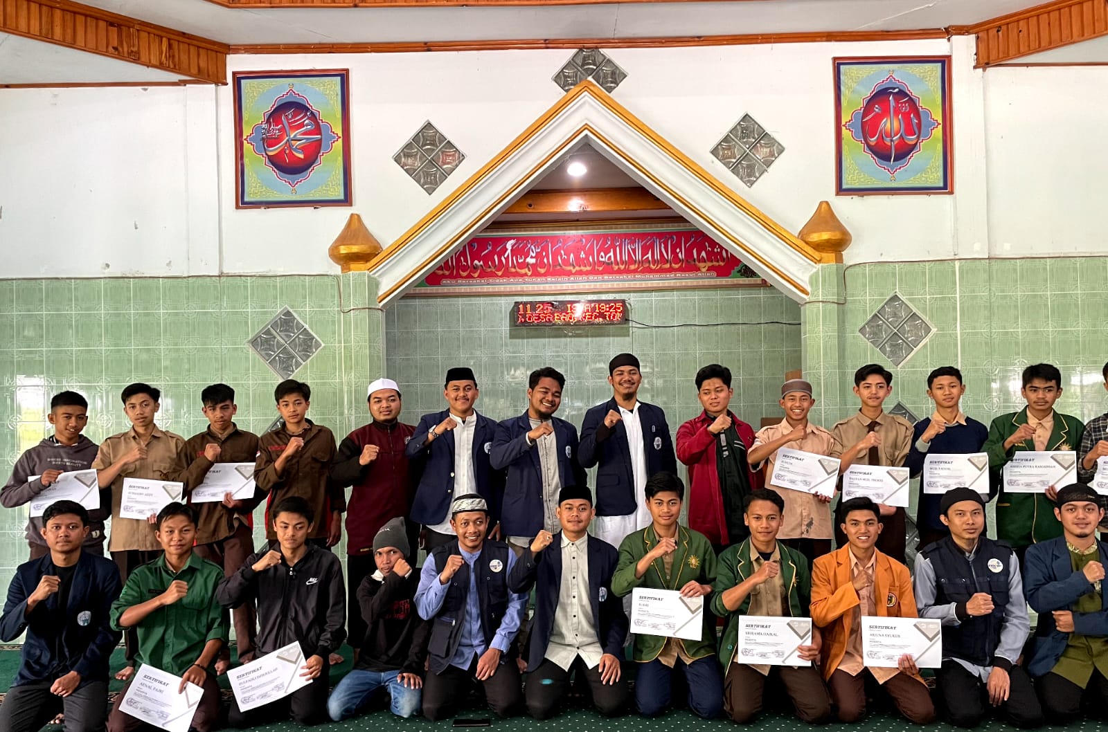 Mahasiswa KKN STIBA Bangun Generasi Pemimpin Bangsa melalui Program Pelatihan Imam dan Khatib di Tombolo Pao
