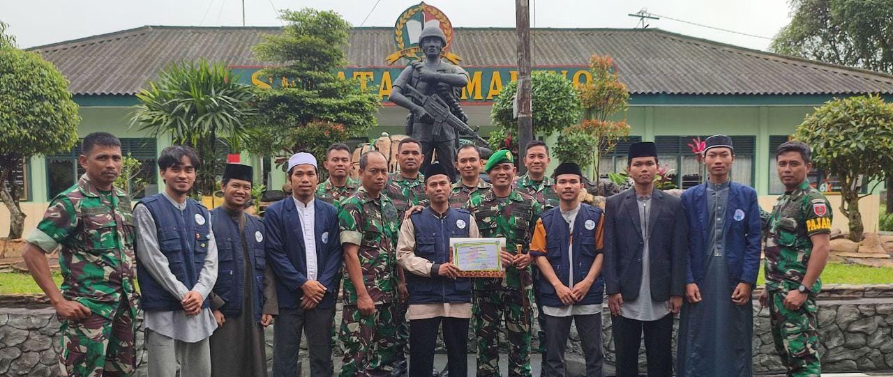 Students of Community Service Program (KKN) in Malino Subdistrict Receive Certificate of Appreciation from the Commandant of Secata for Collaboration in Religious Development