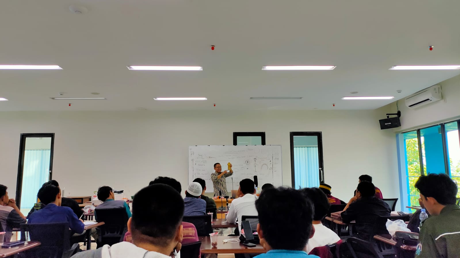 Unit Kegiatan Mahasiswa Kesehatan Sukses Gelar Kegiatan Pelatihan Bekam Jilid III