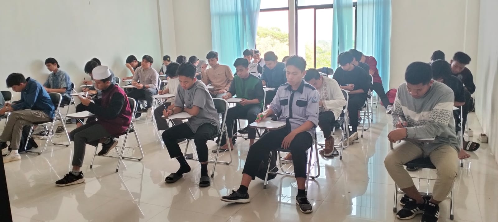 STIBA Makassar Holds Midterm Exams, Students Reminded to Make the Most of the Exam Period