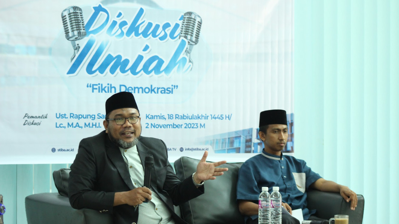 Penulis Buku Fikih Demokrasi:  Politik dan Agama Tak Bisa Dipisahkan