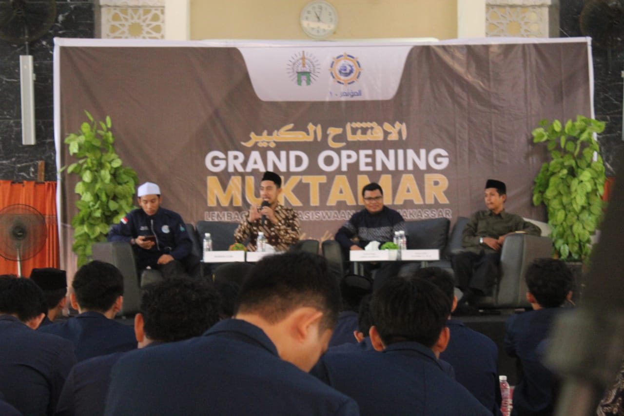 Grand Opening of Muktamar and Student Seminar at STIBA Makassar Discusses Existence in the 5.0 Era