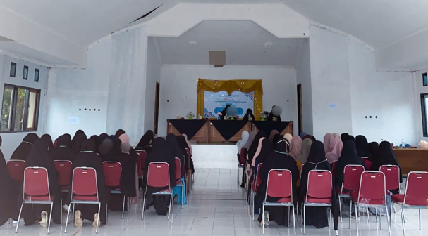 Kolaborasi Mahasiswi STIBA Makassar, FUMIBA, dan MWC WI Bungku Selatan, Sukseskan Gerakan Menutup Aurat di Morowali