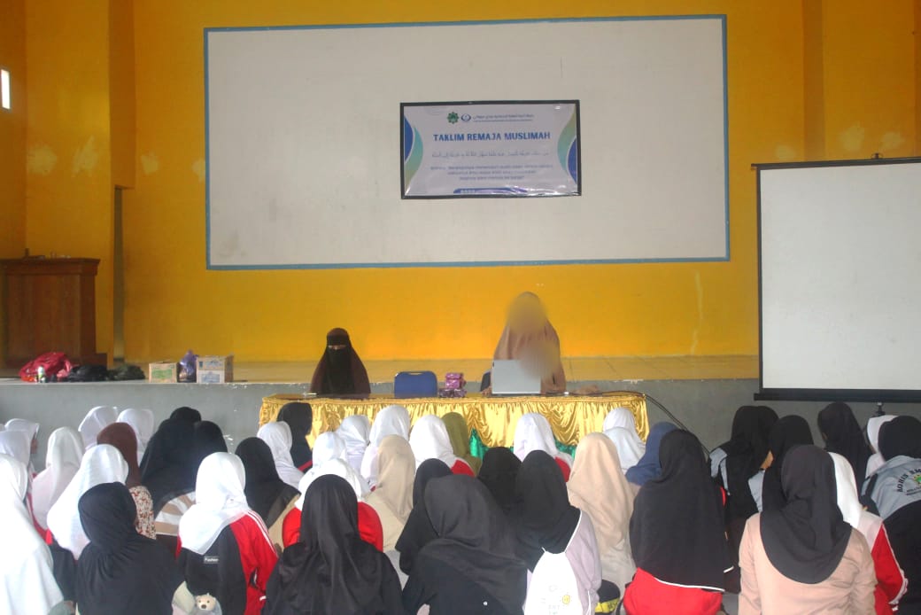 Ciptakan Liburan Bermakna, Mahasiswi STIBA Makassar Gelar Taklim Remaja Muslimah di Banggai
