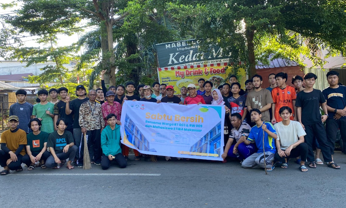 Mahasiswa STIBA Makassar dan Warga Sekitar Selenggarakan “Sabtu Bersih”, Jalin Silaturahmi dan Ciptakan Lingkungan Bersih