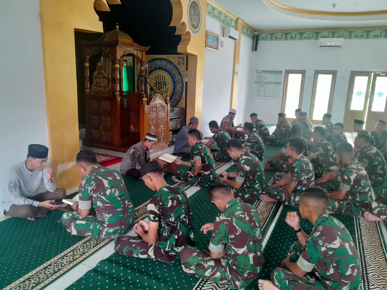 The Synergy between STIBA Makassar’s Community Service Program (KKN) and the Military Enhances the Ability to Read the Quran of 200 TNI Soldiers