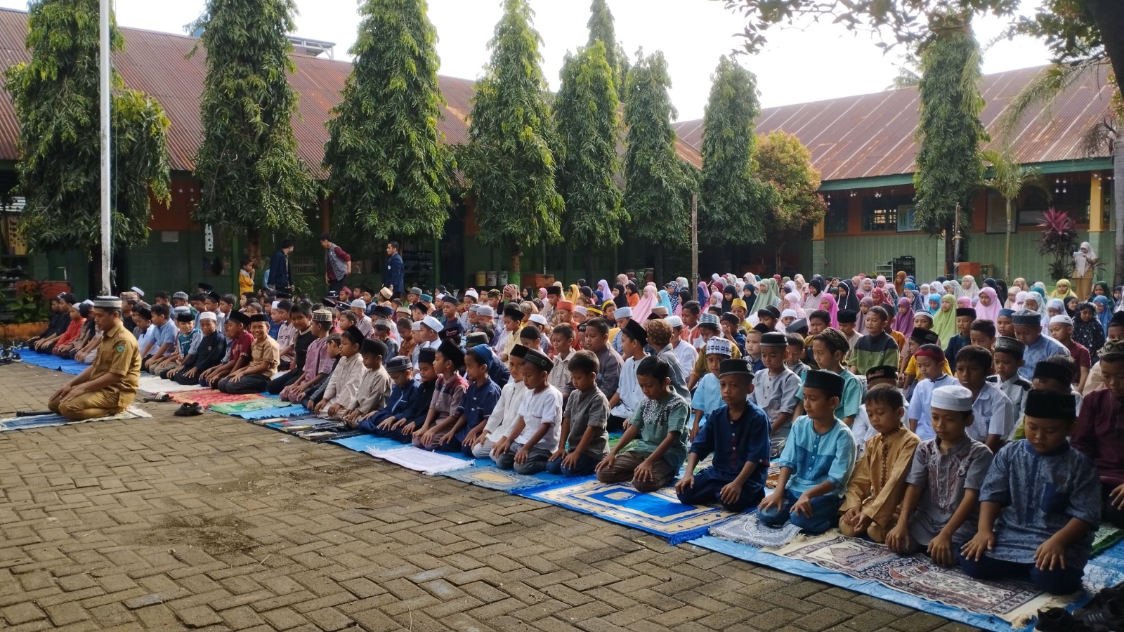 Kolaborasi Empat Posko KKN STIBA Makassar, Gelar Pesantren Kilat di Empat SD se-Desa Lekopancing