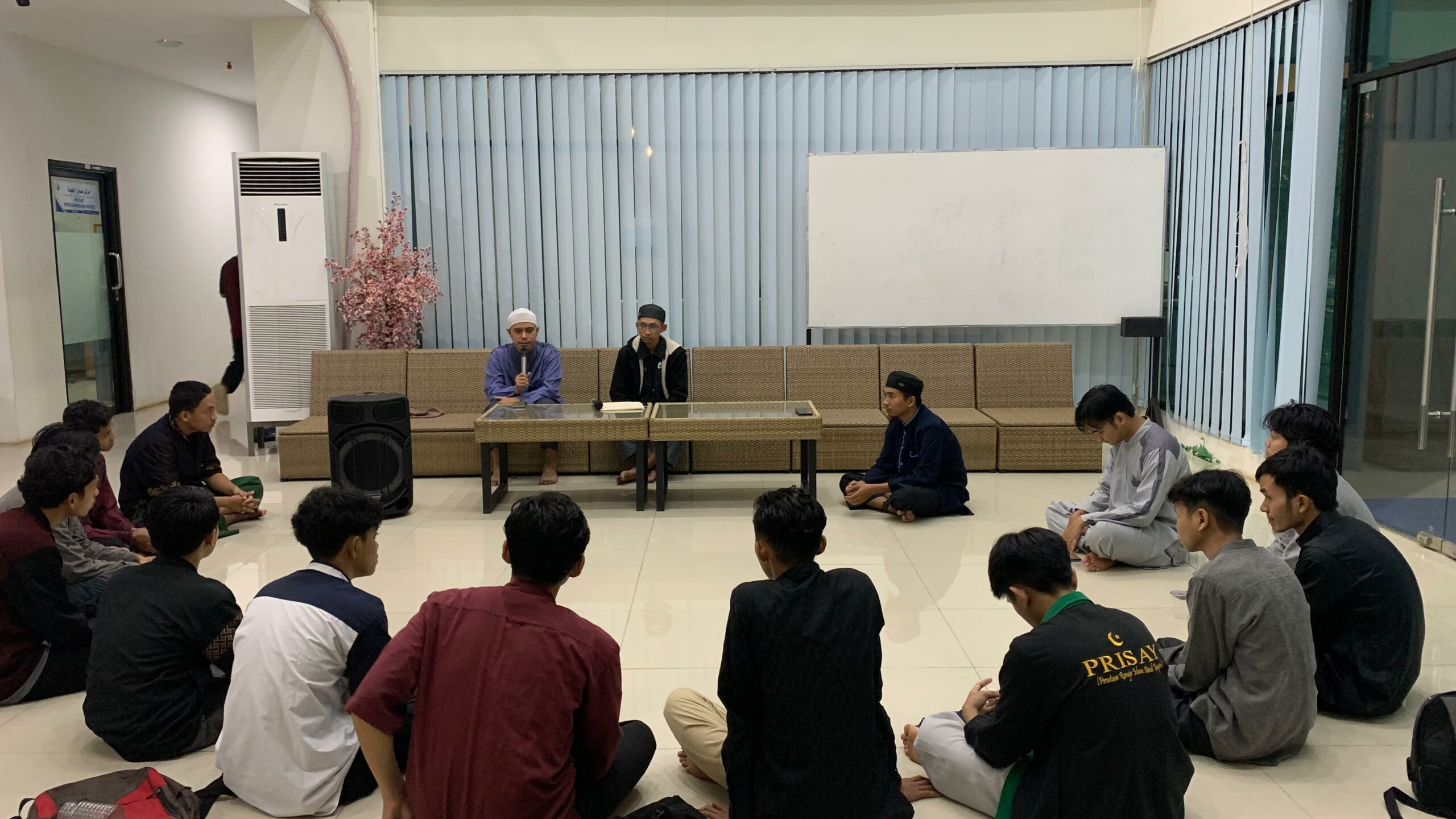 UKM Kalam STIBA Makassar Gelar Buka Puasa Bersama, Tekankan Pentingnya Kerja Sama dan Komunikasi