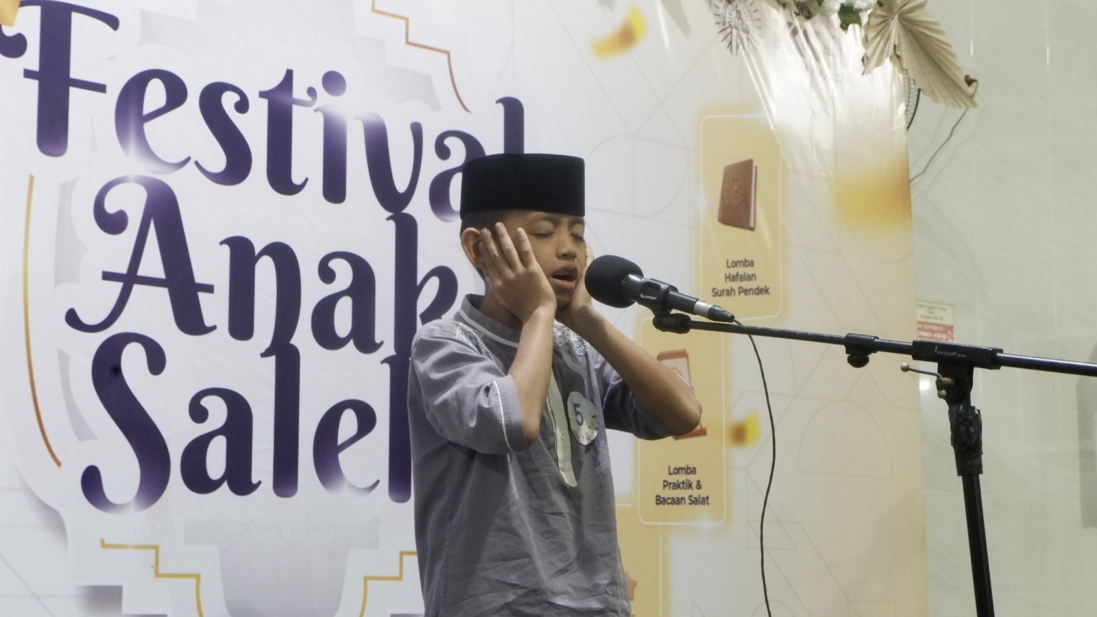 Beri Dampak Positif pada Generasi Muda Lekopancing, Festival Anak Saleh Mahasiswa KKN STIBA Makassar Diapresiasi Kepala Desa