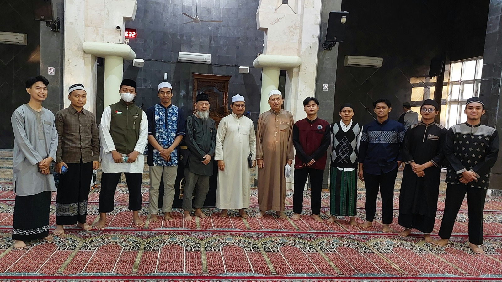 Mahasiswa PkM STIBA Makassar di Masjid Bukit Baruga, Kupas Keutamaan Bulan Zulhijah dan Tata Cara Berkurban Sesuai Syariat