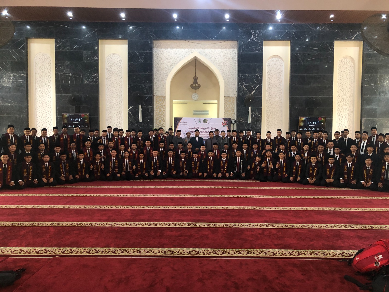 Resmi Sarjana! 314 Mahasiswa Syariah STIBA Makassar Raih Gelar S.H.