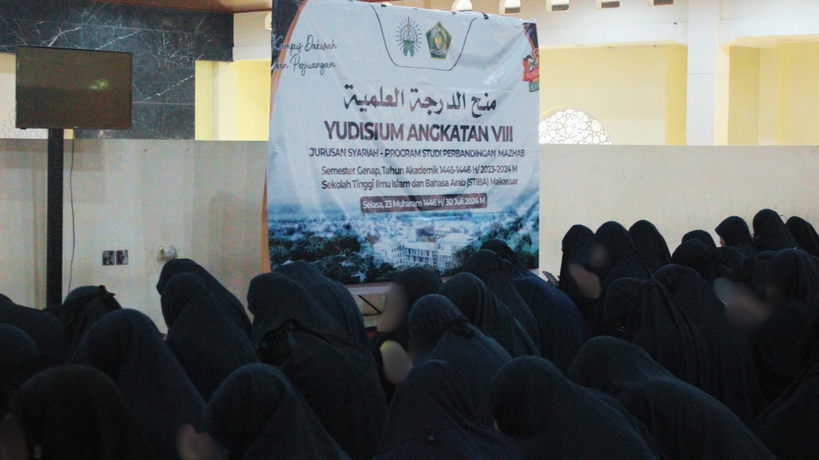 Kisah Haru Hanifah Meniti Pendidikan di Tengah Kesibukan Rumah Tangga 