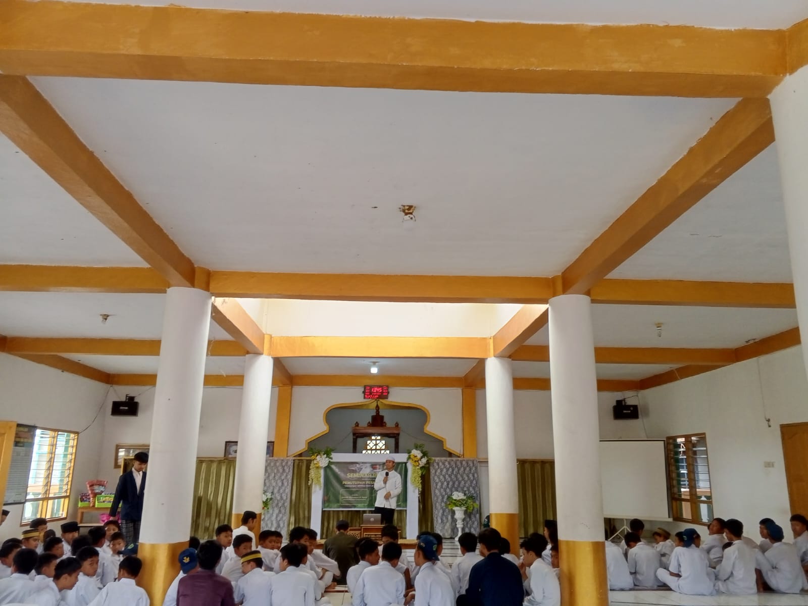 Pesantren Kilat Himma dan Foris STIBA Massenrempulu: Kuatkan Identitas Islam di Tengah Modernitas