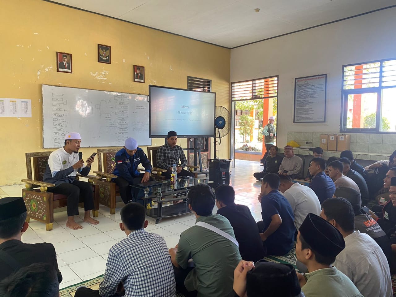 Dema STIBA Makassar dan HILMI Sukses Gelar Education and Training Da’i Pelajar Rabbani