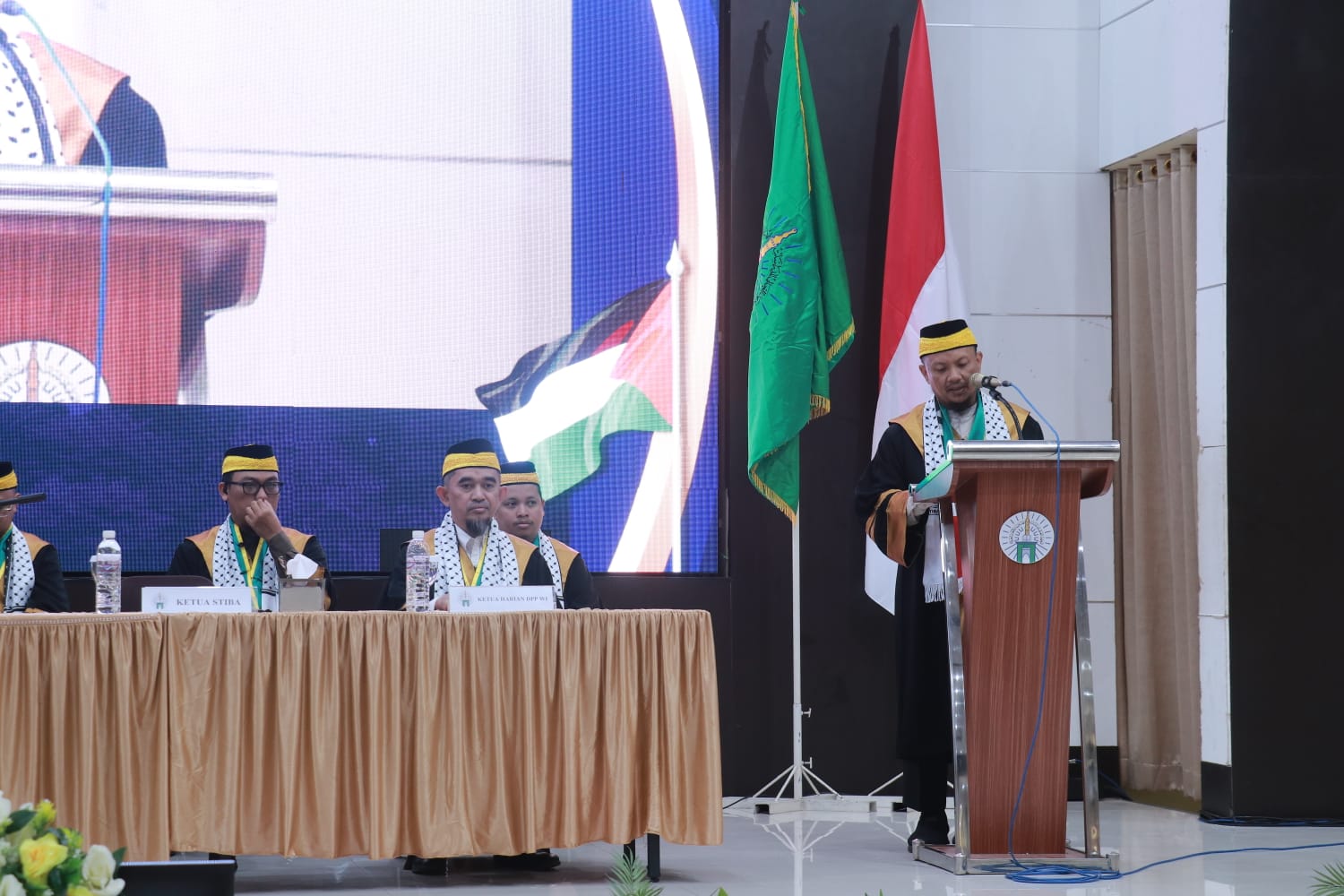 STIBA Makassar Cetak Sejarah: Wisuda Perdana Mahasiswa Asing dan Gelar Kiai Muda untuk Alumni Program Kaderisasi Ulama