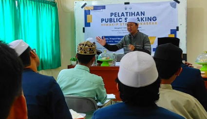HIMAKIP Asah Kemampuan Dakwah Mahasiswa melalui Pelatihan Public Speaking